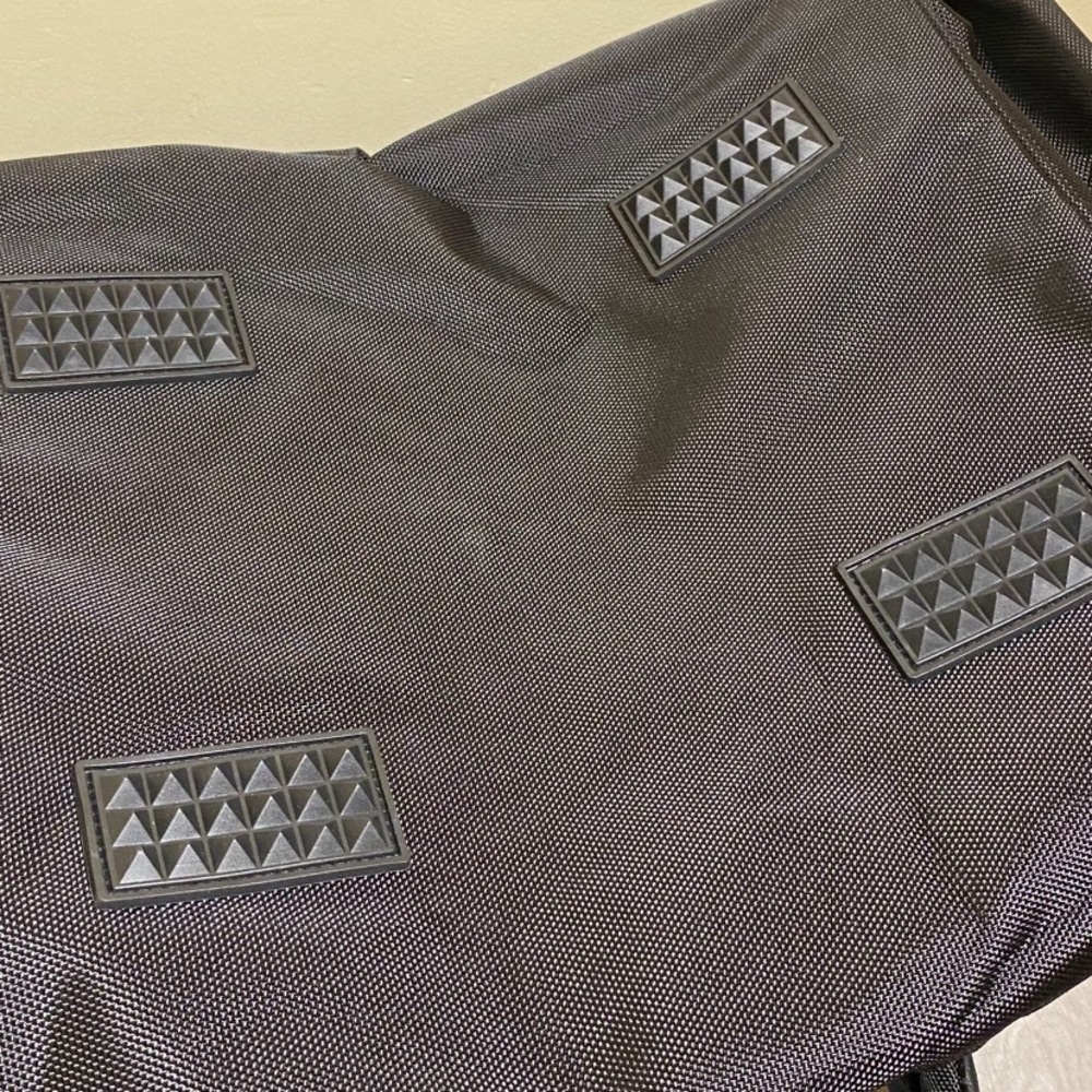 Chicago Bulls Duffle Bag - Picture 4 of 12